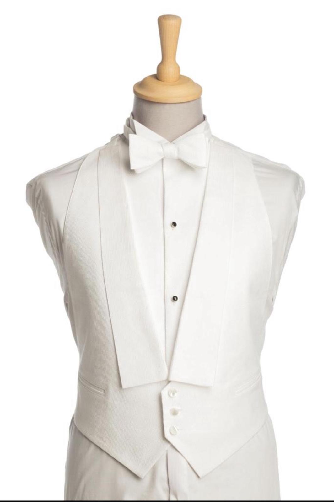 Création sur Mesure — Gilet Blanc Smoking & Nœud Papillon