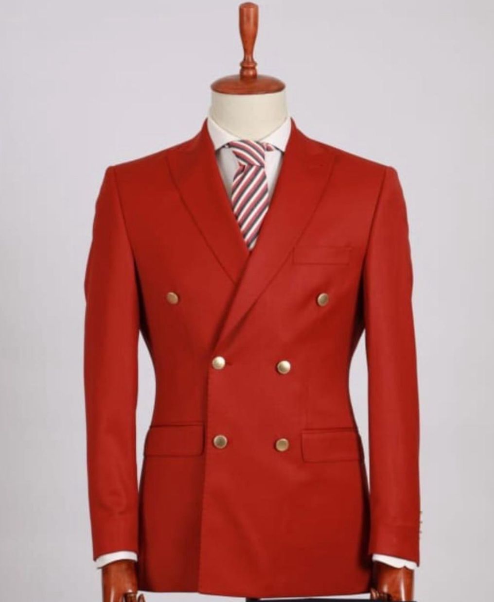 Costume Designer Rouge Croisé - Boutons Dorés