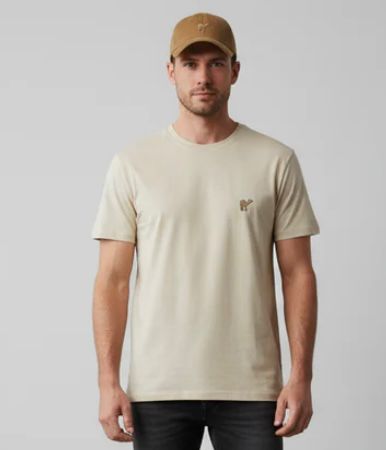 Ensemble Sable — T-Shirt & Casquette